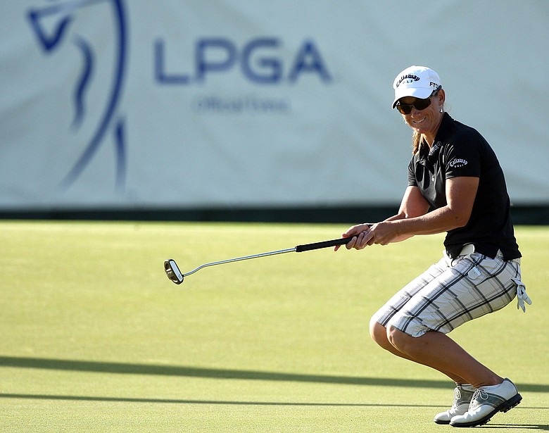 Kristy McPherson of the USA plays just misses a putt at the 18th hole during the third round of the 2009 Kraft Nabisco Championship.