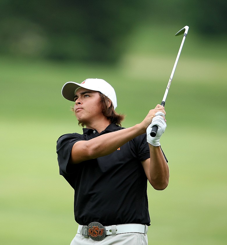 Rickie Fowler hits a shot at 2008 NCAA Championship.