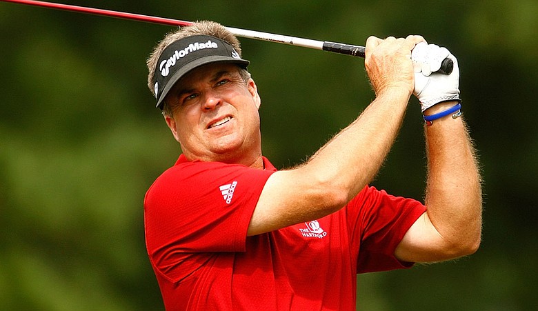 Kenny Perry is 8 under at the Tour Championship, despite battling dehydration.