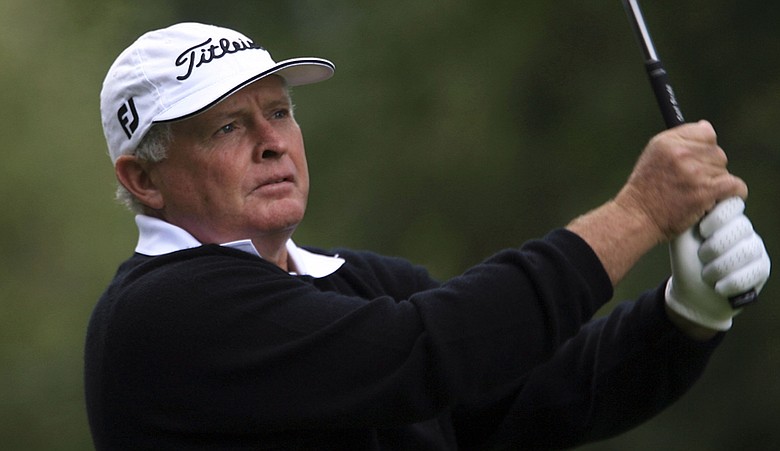 Peter Senior won Champions Tour qualifying by three shots.