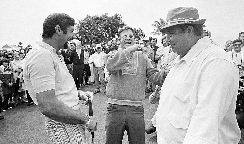 Joe Namath (left) and Doug Sanders (center) with Jackie Gleason at the 1969 National Airlines Open.