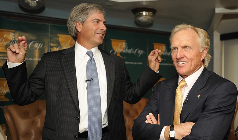Greg Norman Fred Couples at news conference prior to the 2009 Presidents Cup.