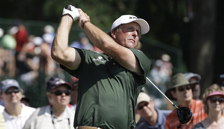 Phil Mickelson will miss the cut at the Crowne Plaza Invitational at Colonial.