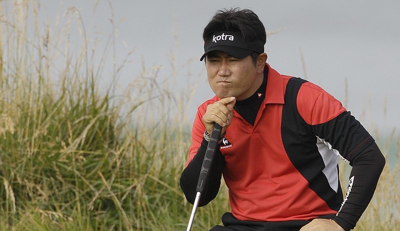 Y.E. Yang reads a putt at the 2010 U.S. Open.