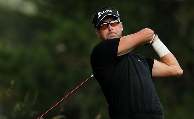 Robert Allenby of Australia injured his left wrist in a boating accident on Sunday, but that didn't stop him from making the cut.