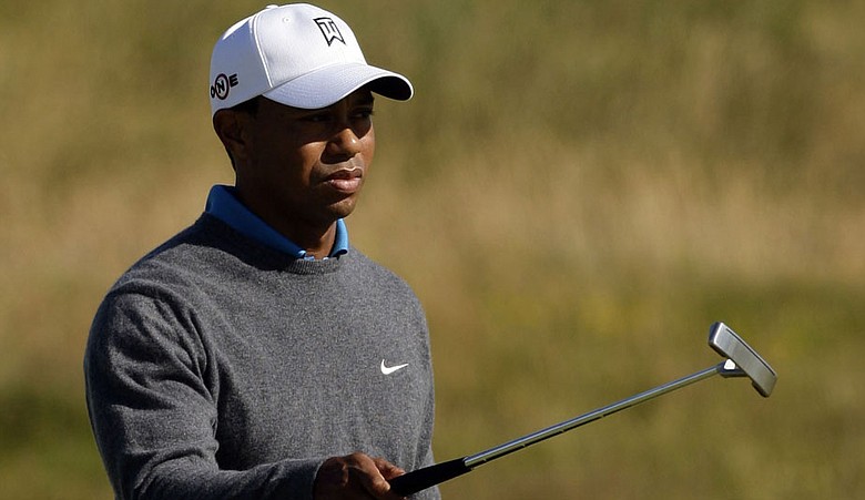 Tiger Woods switched putters for the first time since 1999.