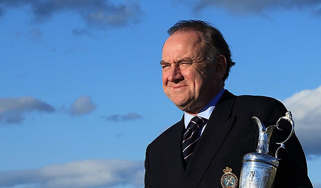R&A chief Peter Dawson with the Claret Jug.