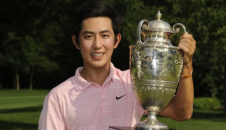 David Chung with the Western Amateur trophy.