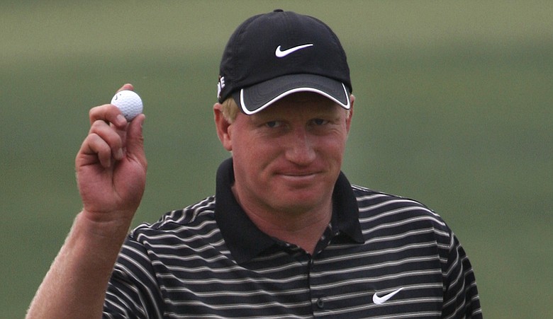 Richard Finch opened the Johnnie Walker Championship with a 66 to take the first-round lead.