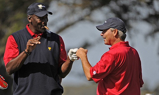 Basketball great Michael Jordan and captain Fred Couples had fun at the 2009 Presidents Cup.