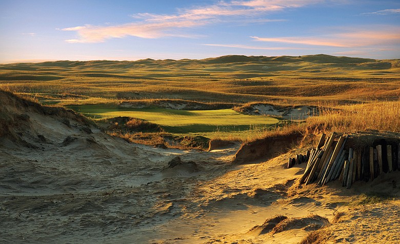 The No. 7 green on the Dunes Course at The Prairie Club