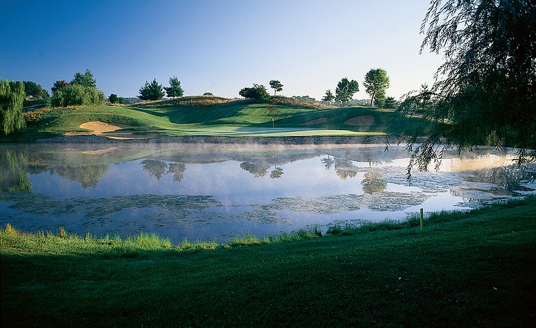The 193-yard, par-3 10th hole at EagleSticks in Zanesville, Ohio.