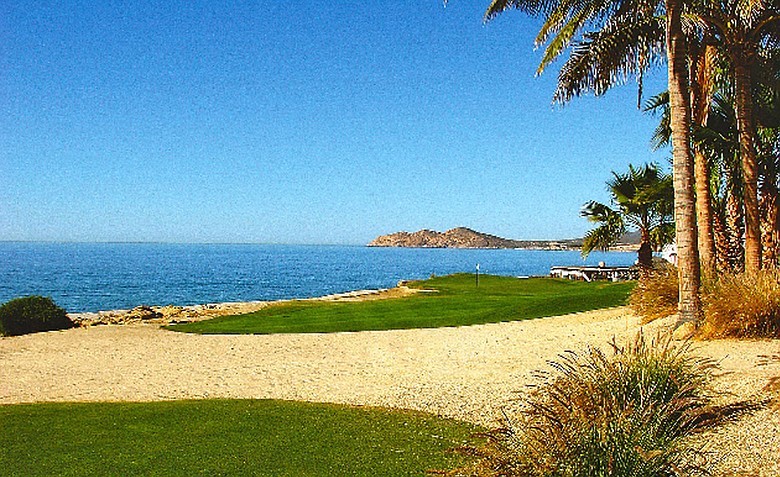The par-3 15th at Cabo Real sits adjacent to the Sea of Cortez.