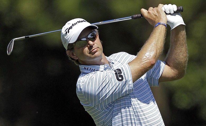 Retief Goosen fired a 6-under 65 to move to the top of the leaderboard at the Transitions Championship on Saturday.