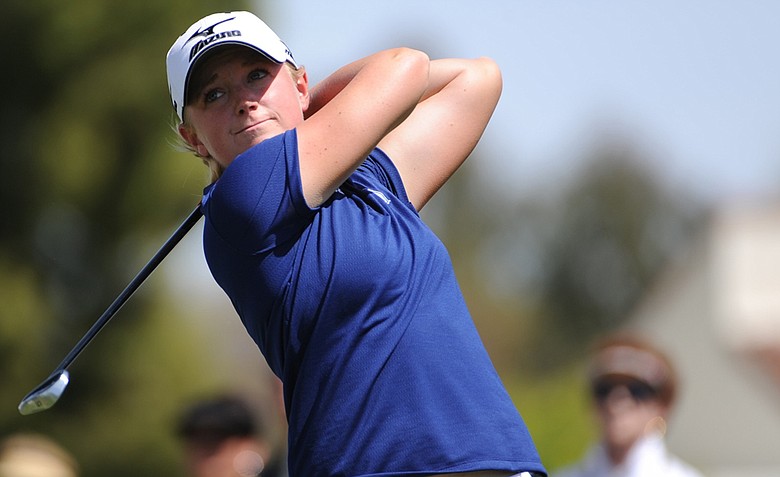 Stacy Lewis will enter the final round of the Mobile Bay LPGA Classic with a two-shot lead.