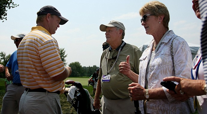 Gary Nicklaus (left) talks with his father, Jack, and mother, Barbara, after stroke play Tuesday at the 112th U.S. Amateur Championship at Cherry Hills near Denver.