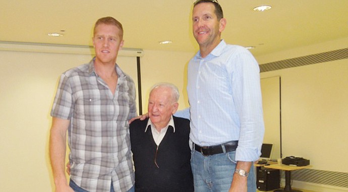 Former NBA player Brian Scalabrine left, Holocaust survivor Asher (Aud) Sieradzki and former NBA champion Will Perdue.