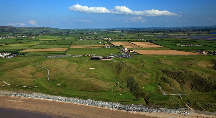 An aerial view of the 17th and 18th holes on the Old Course with the Clubhouse behind at The Ballybunion Golf Club.