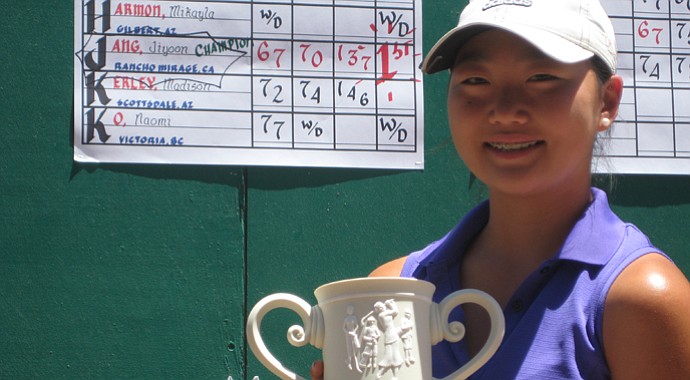 Jiyoon Jang after winning the Golfweek West Coast Junior Invitational.