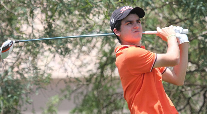 Jorge Garcia fired a second consecutive 68 to take a three-shot lead at the Thunderbird on Sunday.