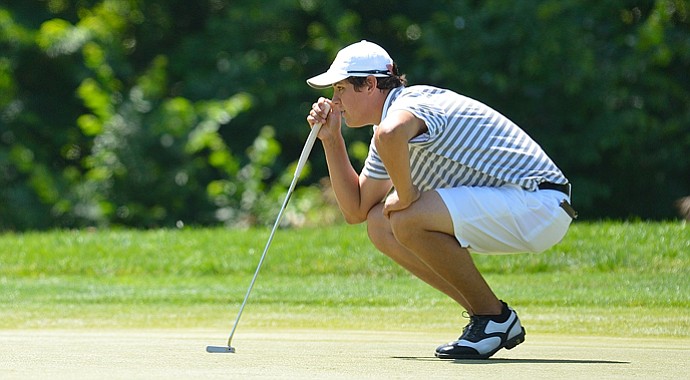 Rafael Becker took the first-round lead at the Northeast Amateur.