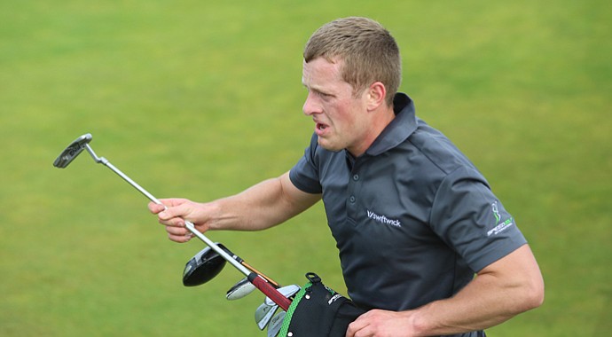 Irishman Rob Hogan shot 77 at Old Macdonald at Bandon Dunes Resort to win the Speedgolf World Championships.