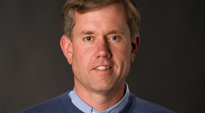 Fox Sports made it official, tapping former Vanderbilt University player Mark Loomis to be the coordinating producer of all of its golf coverage.