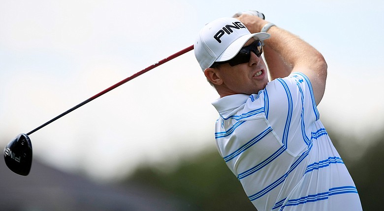 Hunter Mahan withdrew from Bay Hill on Sunday, citing a sore back.