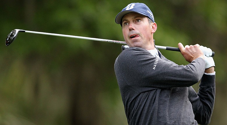 Matt Kuchar fired a 5-under 66 in the first round of the RBC Heritage.