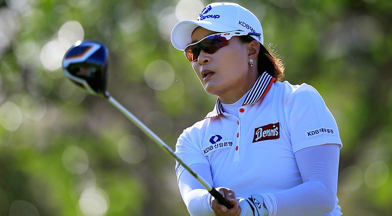 Se Ri Pak hits her first shot on the 6th hole during the first round of the LPGA LOTTE Championship.