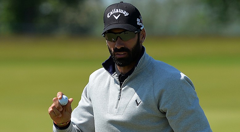Spain's Alvaro Quiros shot a 5-under 67 Friday to move into a three-way tie atop the Nordea Masters leaderboard.