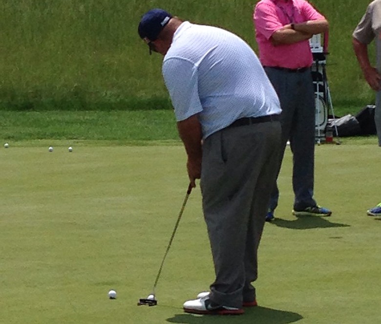 Kevin Stadler was spotted putting lefty with a Rife General on the practice green at the Travelers Championship.