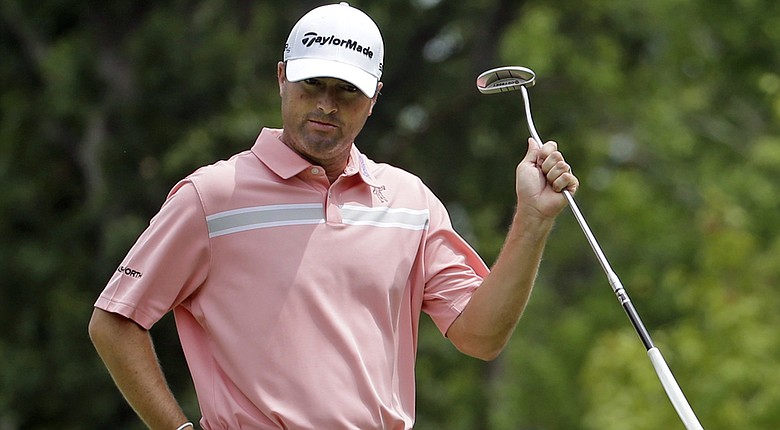 Ryan Palmer acknowledges the crowd after his birdie on the par-3 11th hole during a 6-under 65 on Thursday at the PGA Championship.