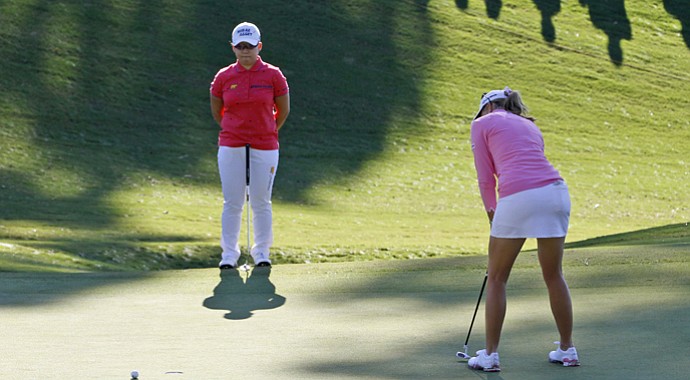 Paula Creamer's putt misses during Jiyai Shin's playoff LPGA win in the 2012 Kingsmill Championship.