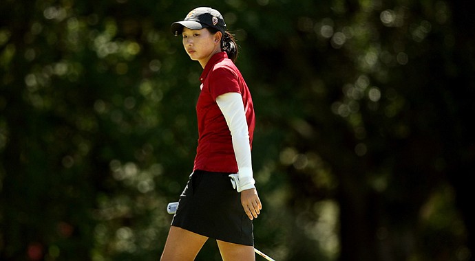 USC's Doris Chen leads at the Bruin Wave Invitational.