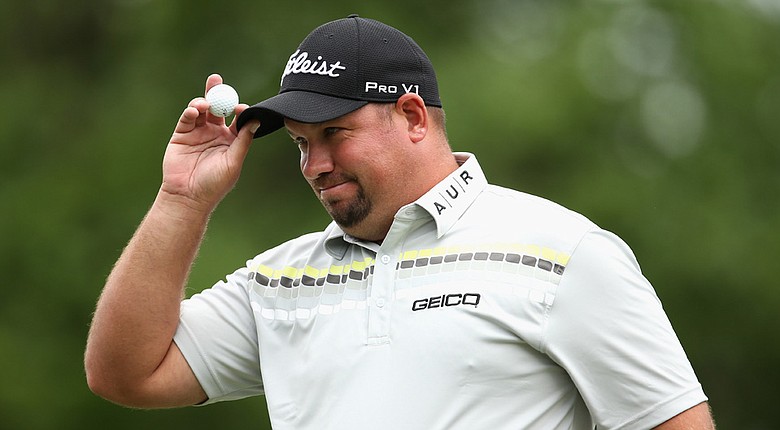Brendon de Jonge shot a course record-tying, 10-under 62 in the second round of the Wells Fargo Championship Friday at Quail Hollow Club in Charlotte, N.C.