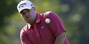 In search of card, Knost takes Hotel Fitness lead