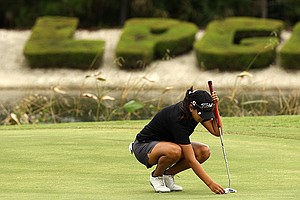 Lee Lopez lines up her putt at No. 18 during the Symetra Tour Championship at LPGA International.