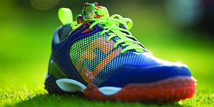 FootJoy's FreeStyle golf shoe inspired by tree frog
